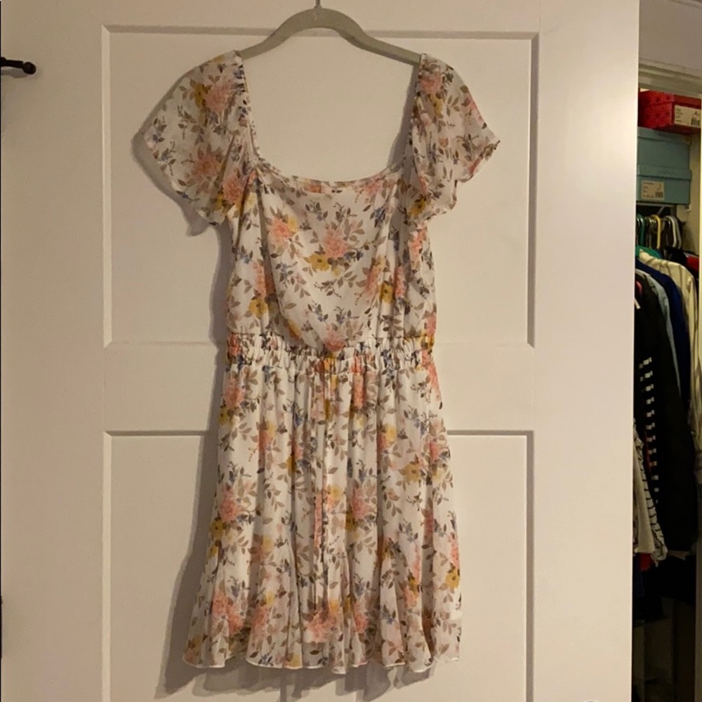 Mi Ami Francescas Floral Dress